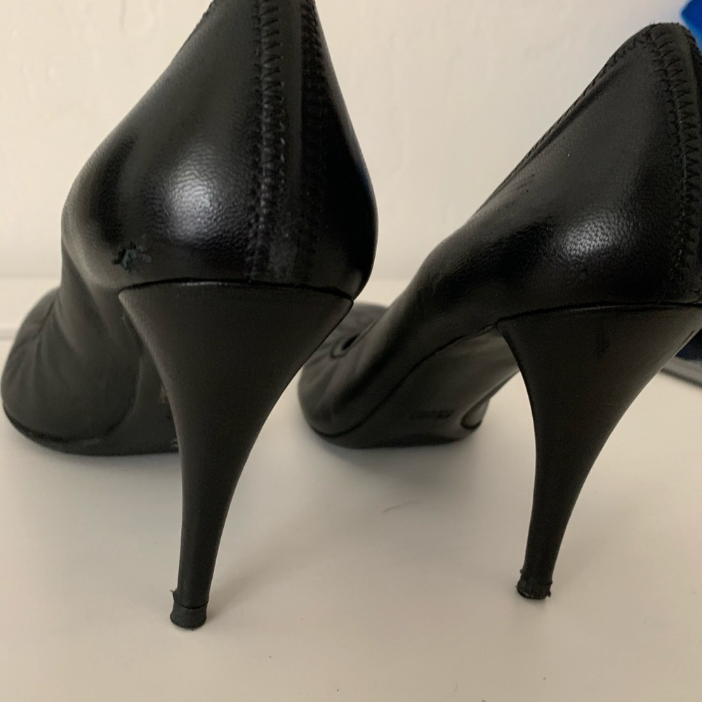 Prada Pumps - Picture 6 of 7